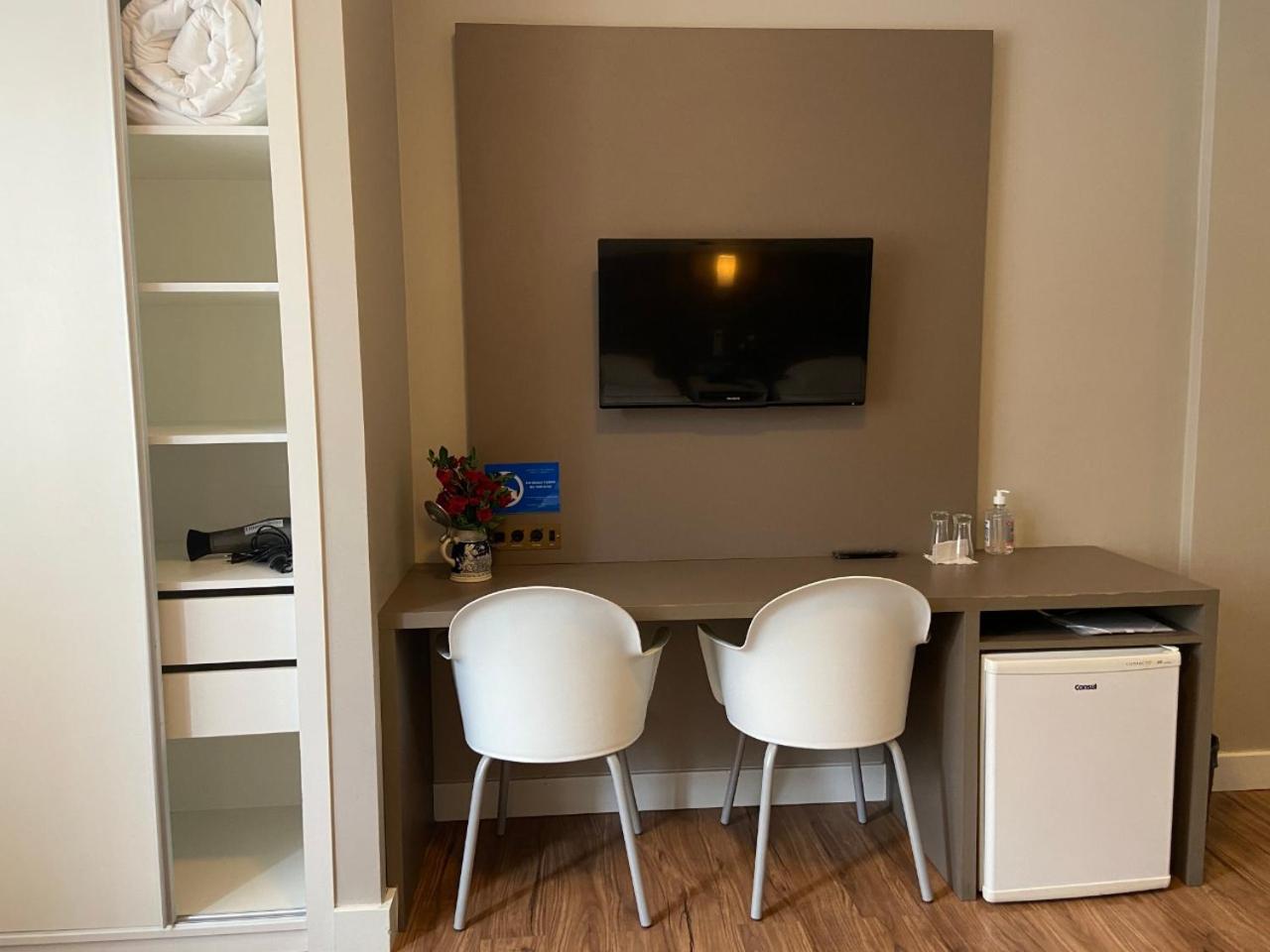 Deluxe Triple Room 1 Double Bed 1 Single Bed,1592894627:JPEG