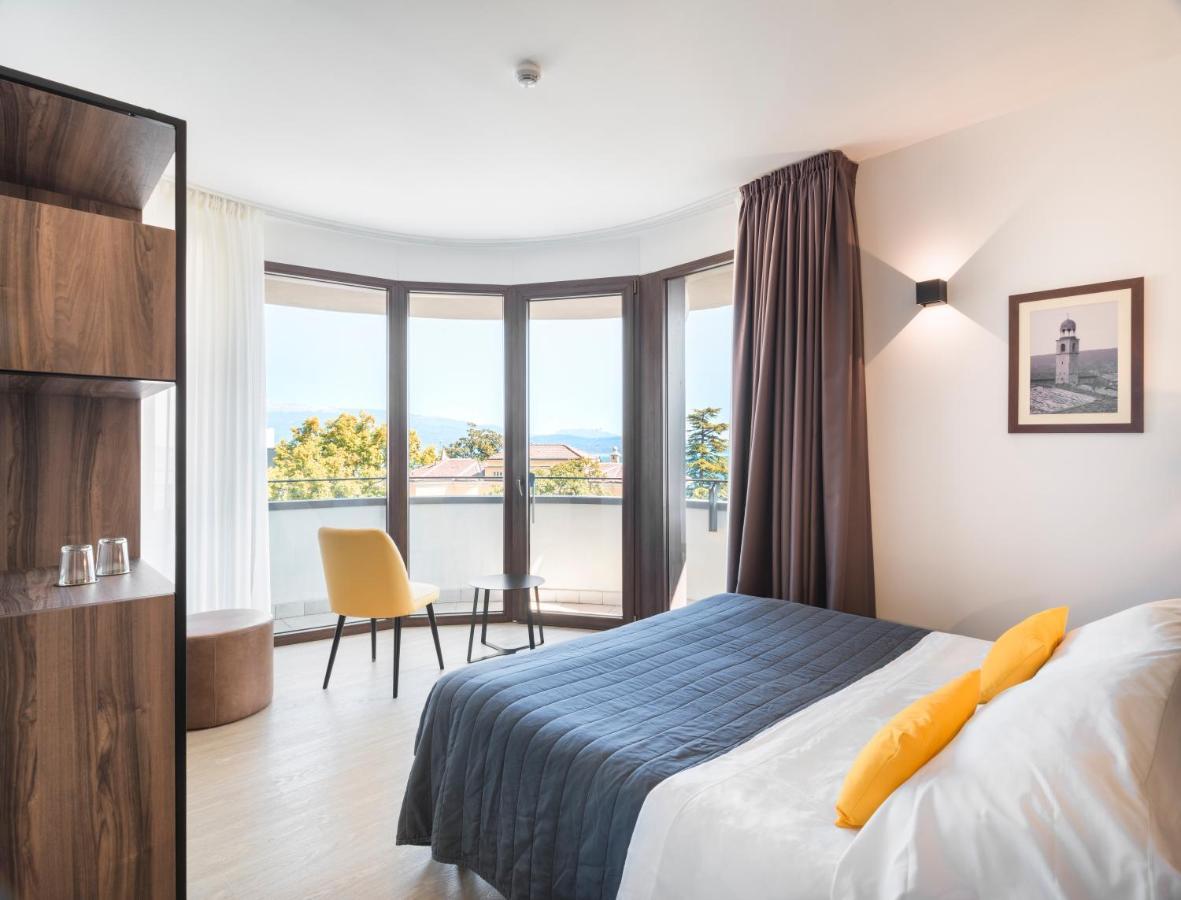 Double Room Lake View