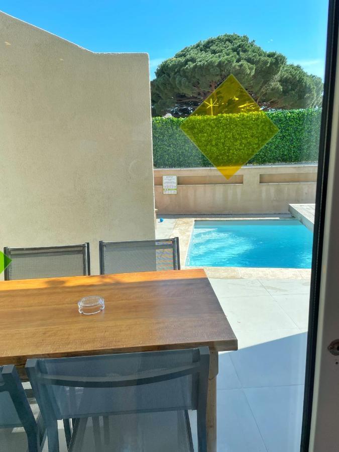 Suite Junior con vistas a la piscina