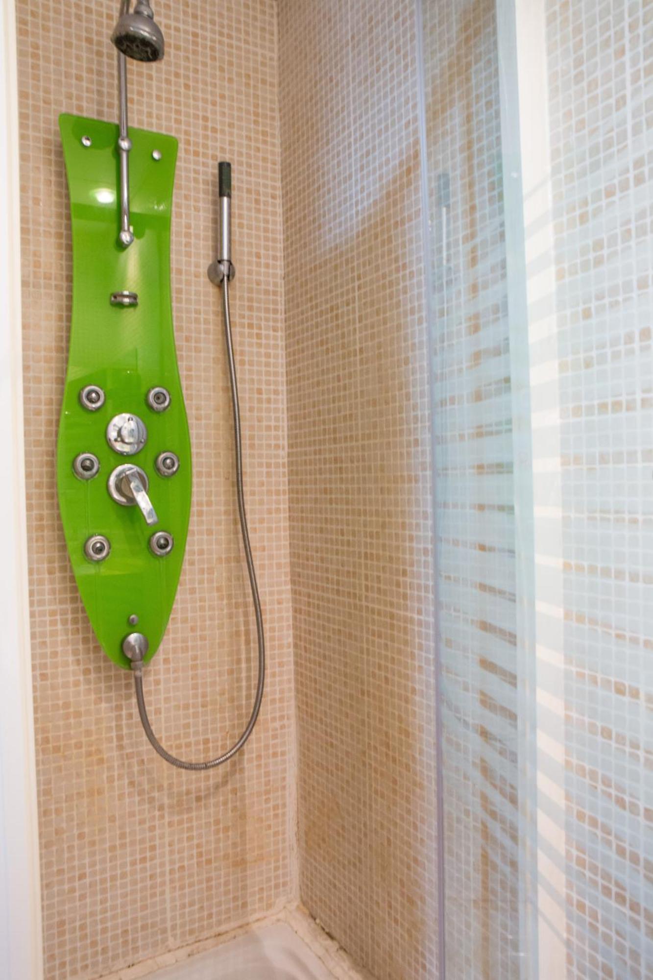 Single Room,1742585720:JPEG