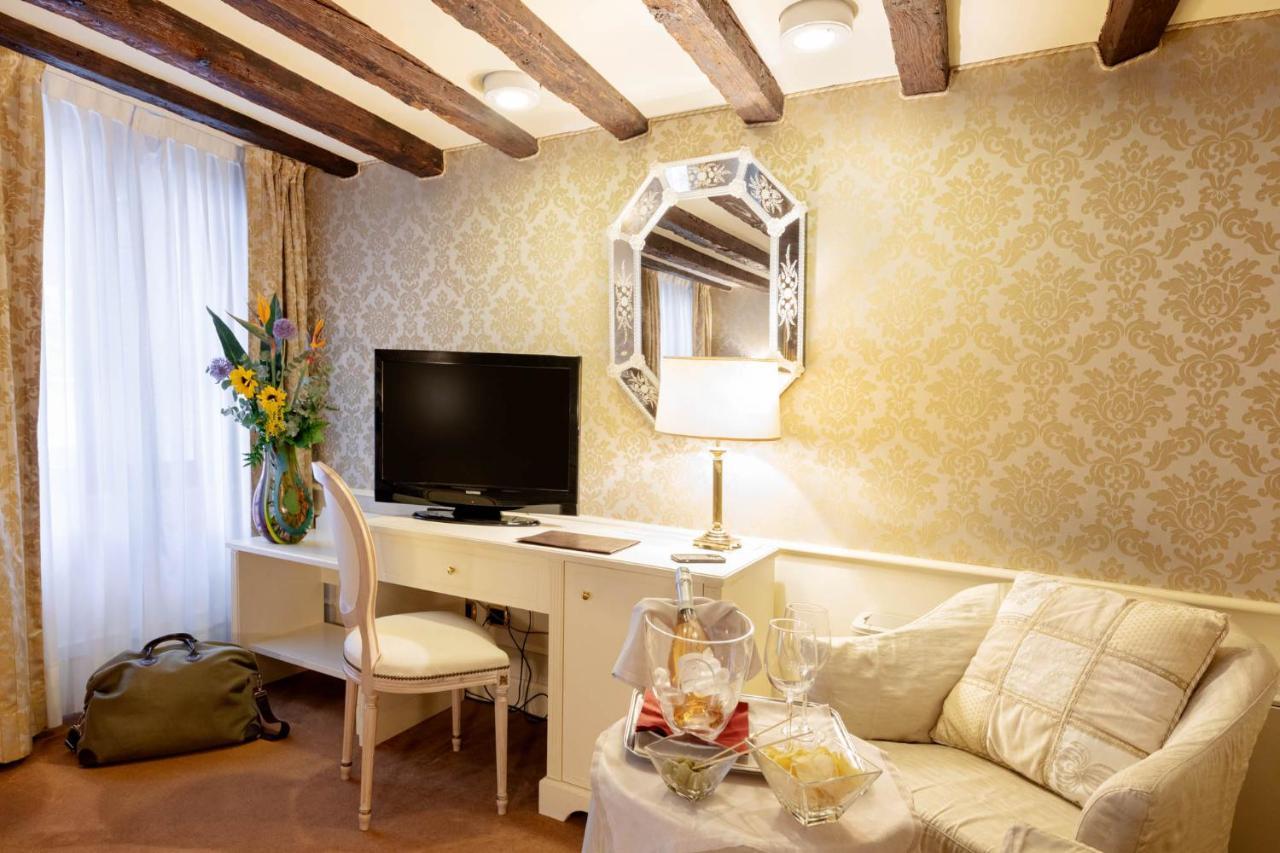 Deluxe Double Room Canal View
