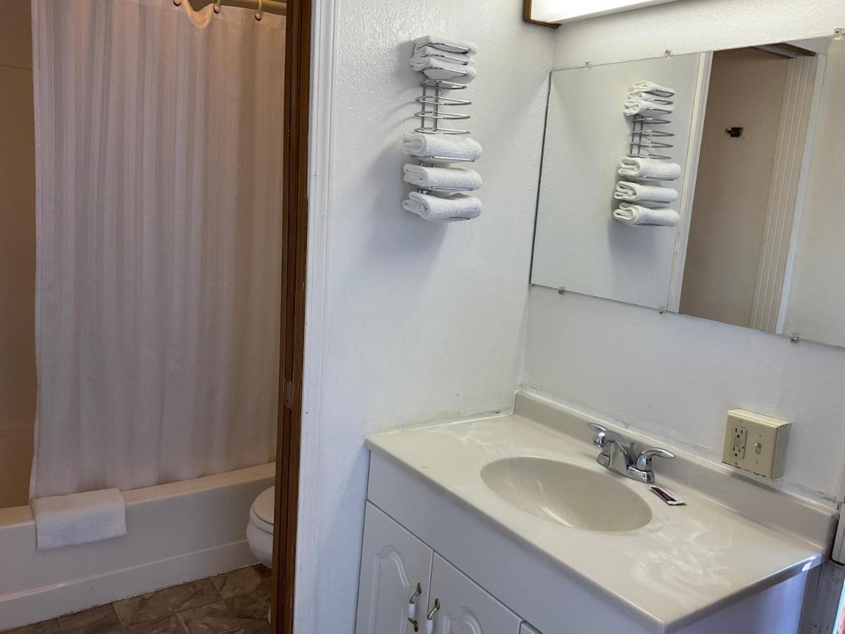 Queen Room with Two Queen Beds,1232926088:JPEG