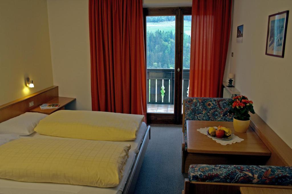 Double Room with Mountain View,12452981:JPEG