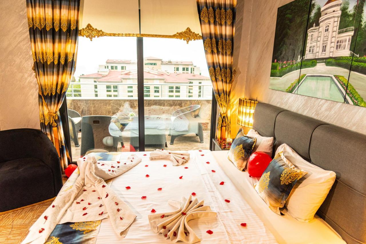 Ottoman King Room – Sea View Balcony