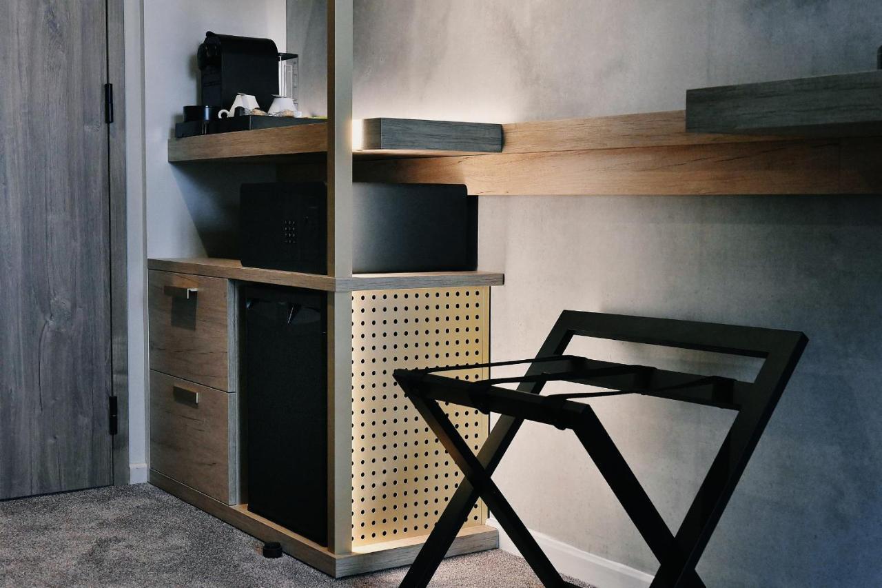 Standard Room 1 King Bed,1272195739:JPEG