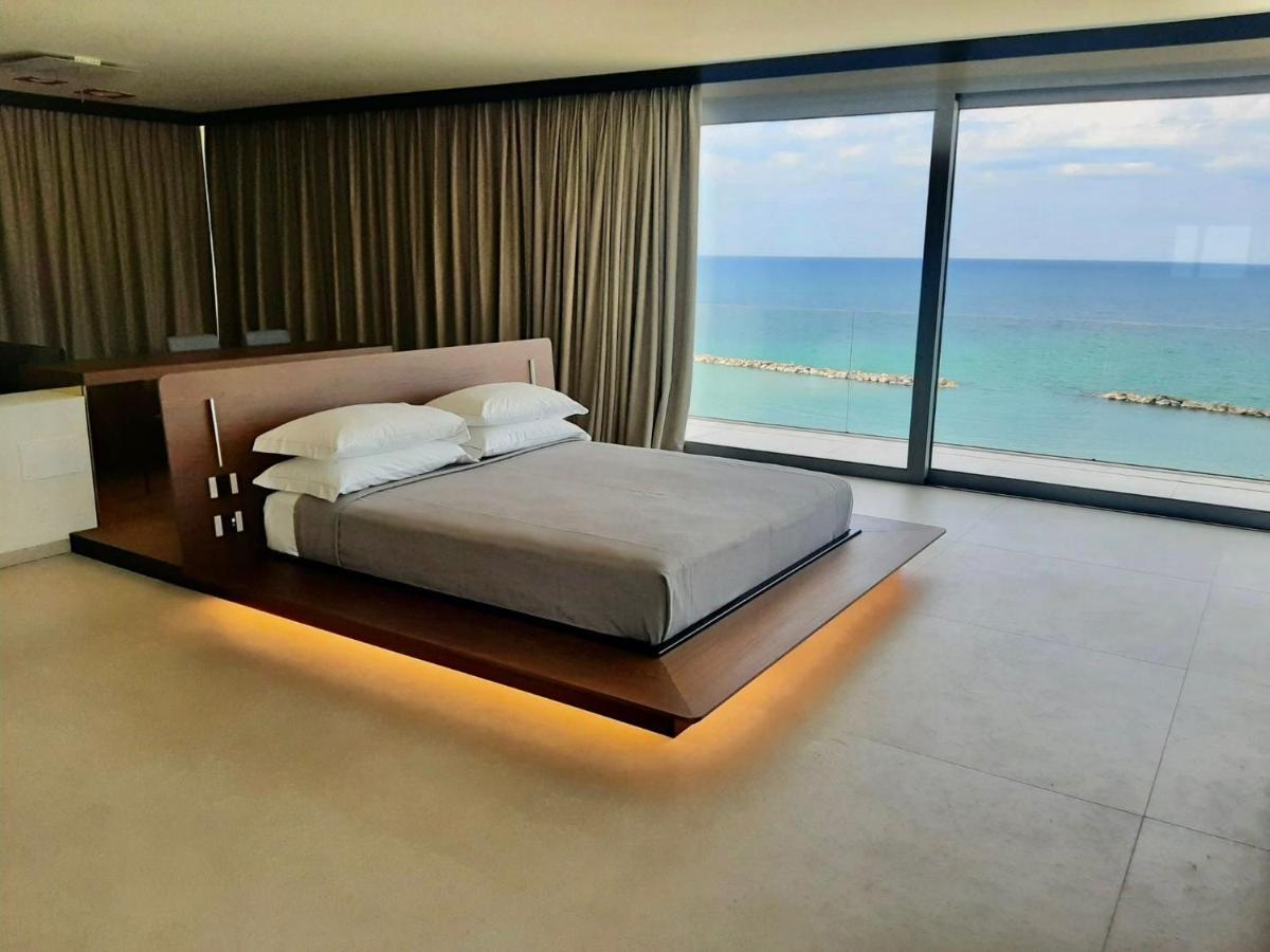 Deluxe Suite with Sea View,1270738639:JPEG