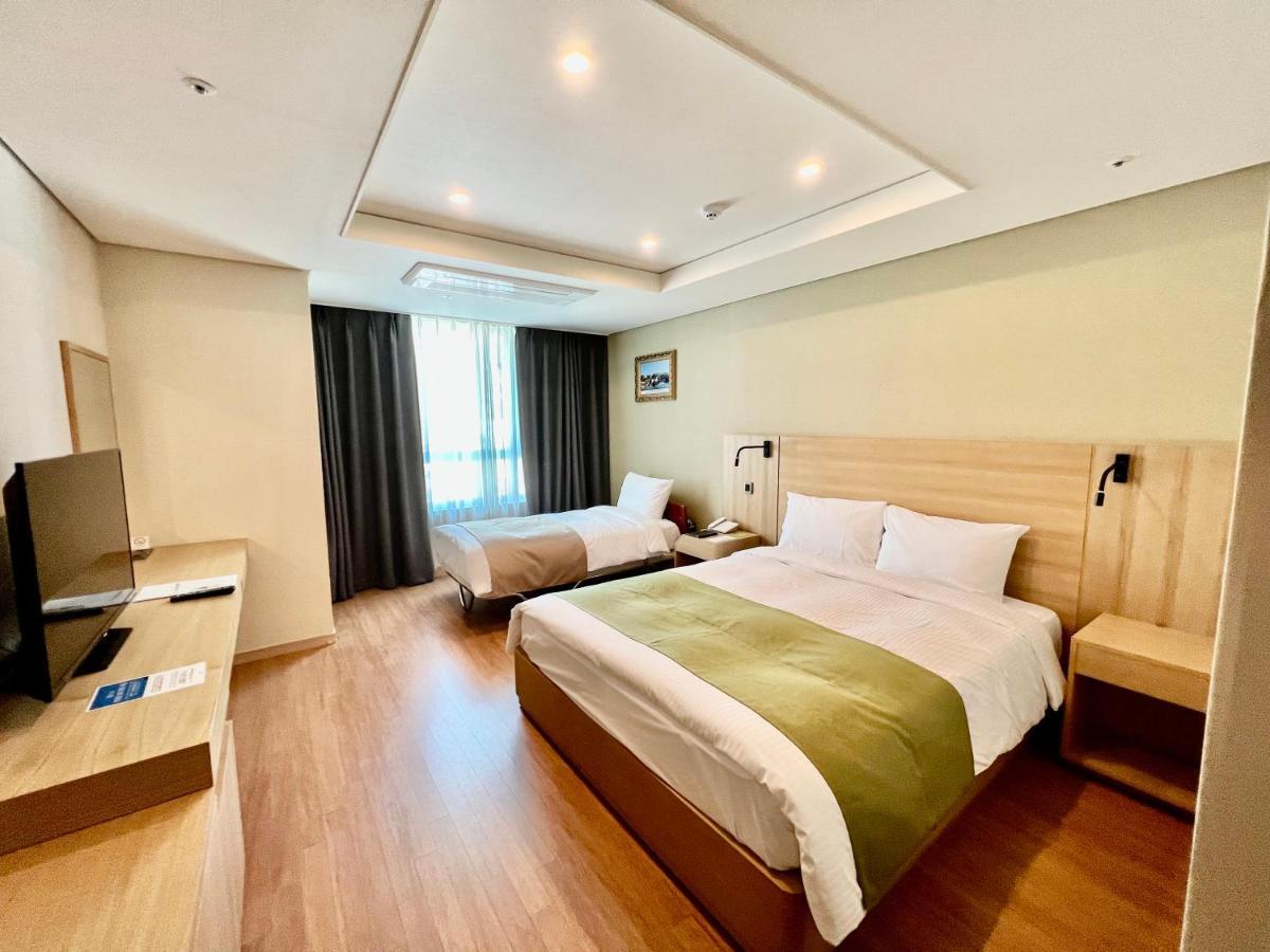 Deluxe Family Double Room