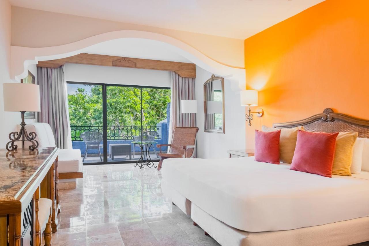 Junior Suite Near Pool