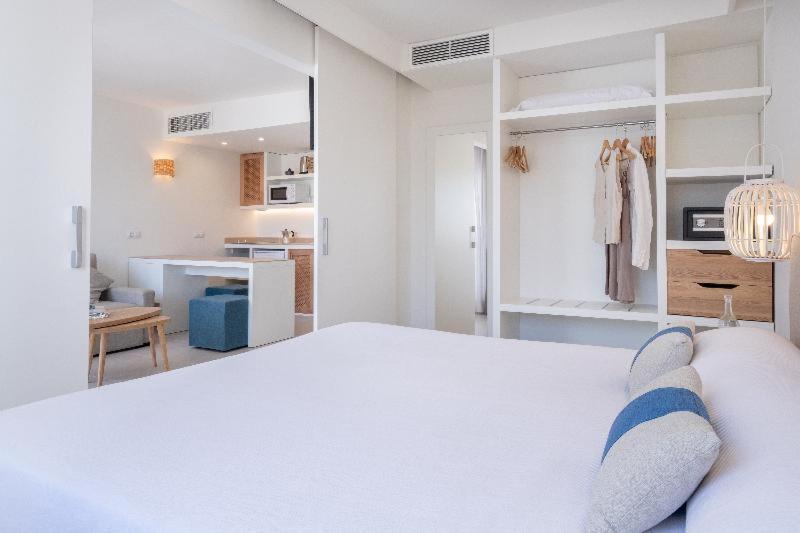 Select Apartment Side Sea View