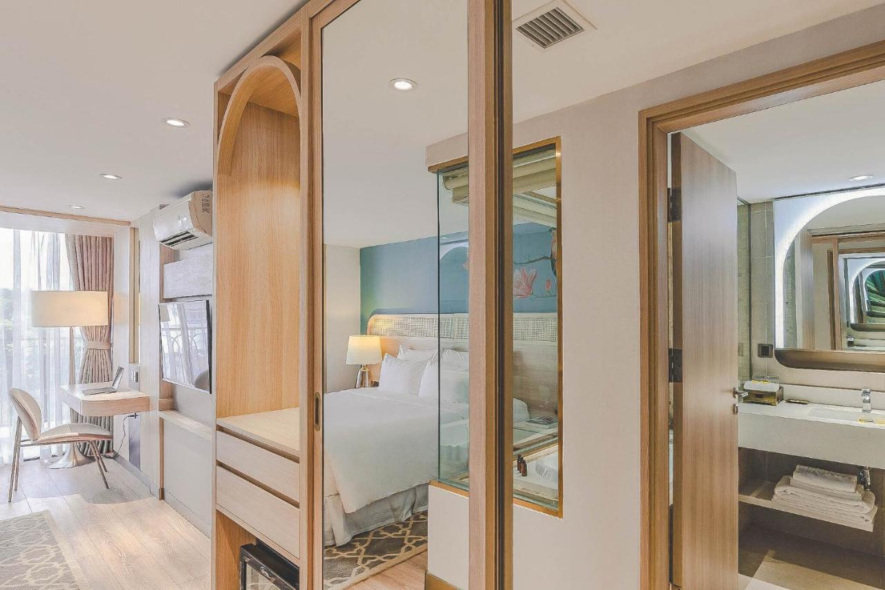 Deluxe City View Room