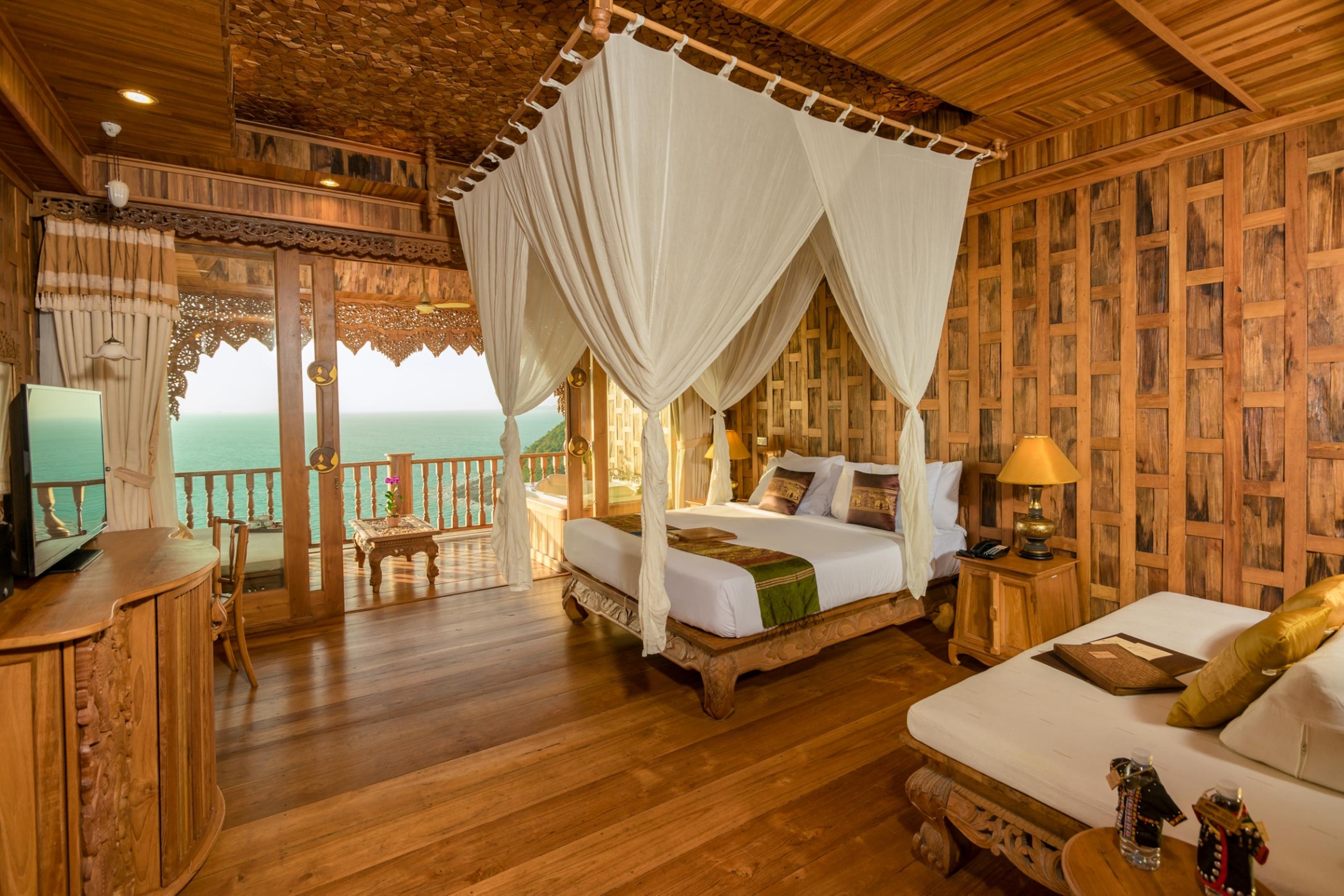 Supreme Deluxe Sea View THB 1000 Net Resort Credit per