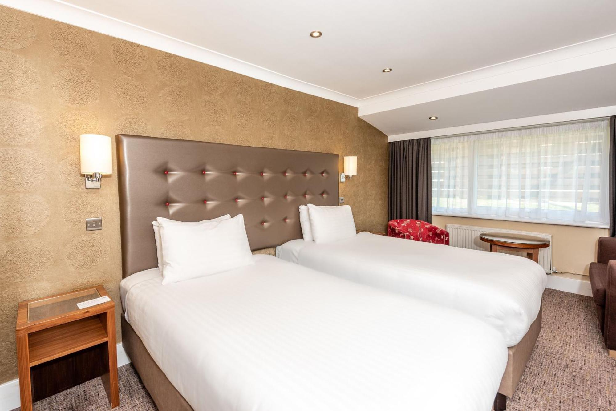 Standard Queen Room
