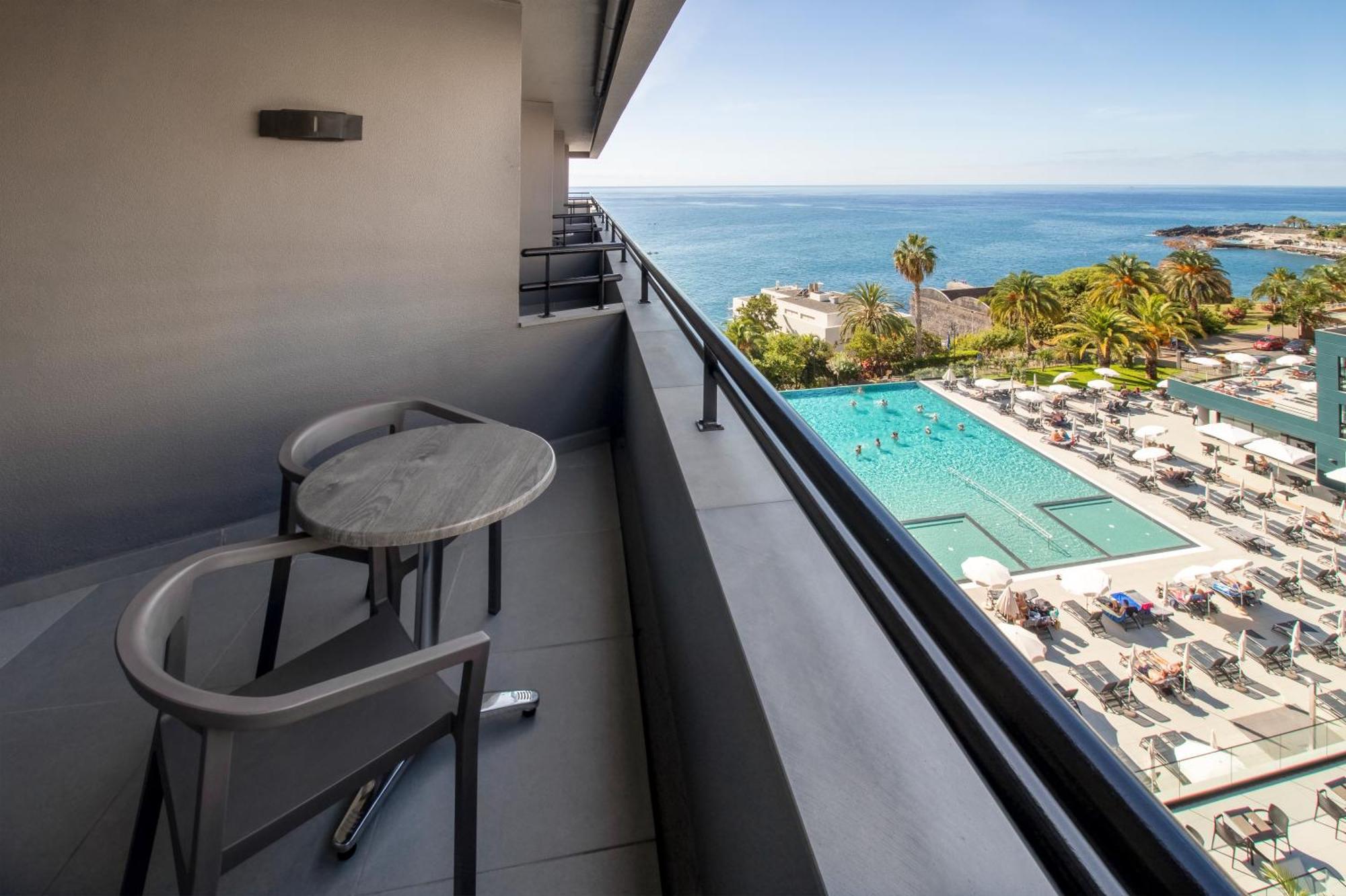 Standard Room,1340343587:JPEG