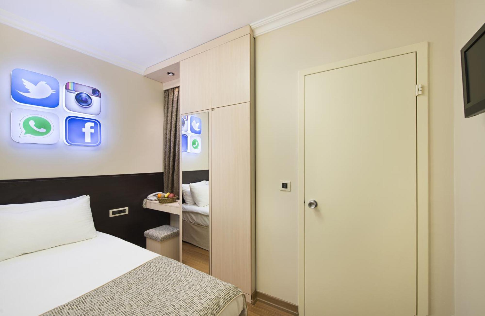 Economy Double Room without Window,1274972266:JPEG