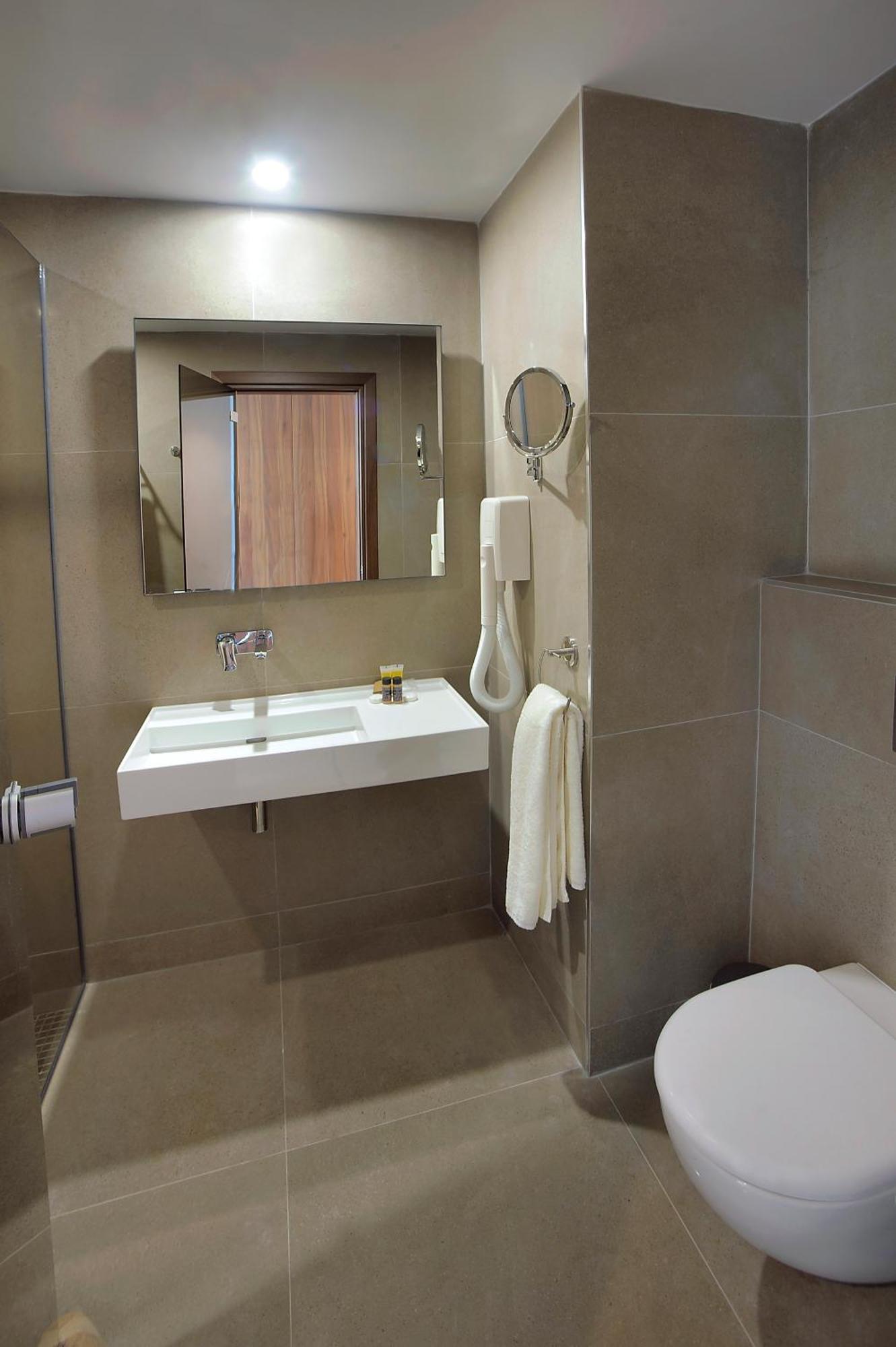 Luxury Double Room Inland View