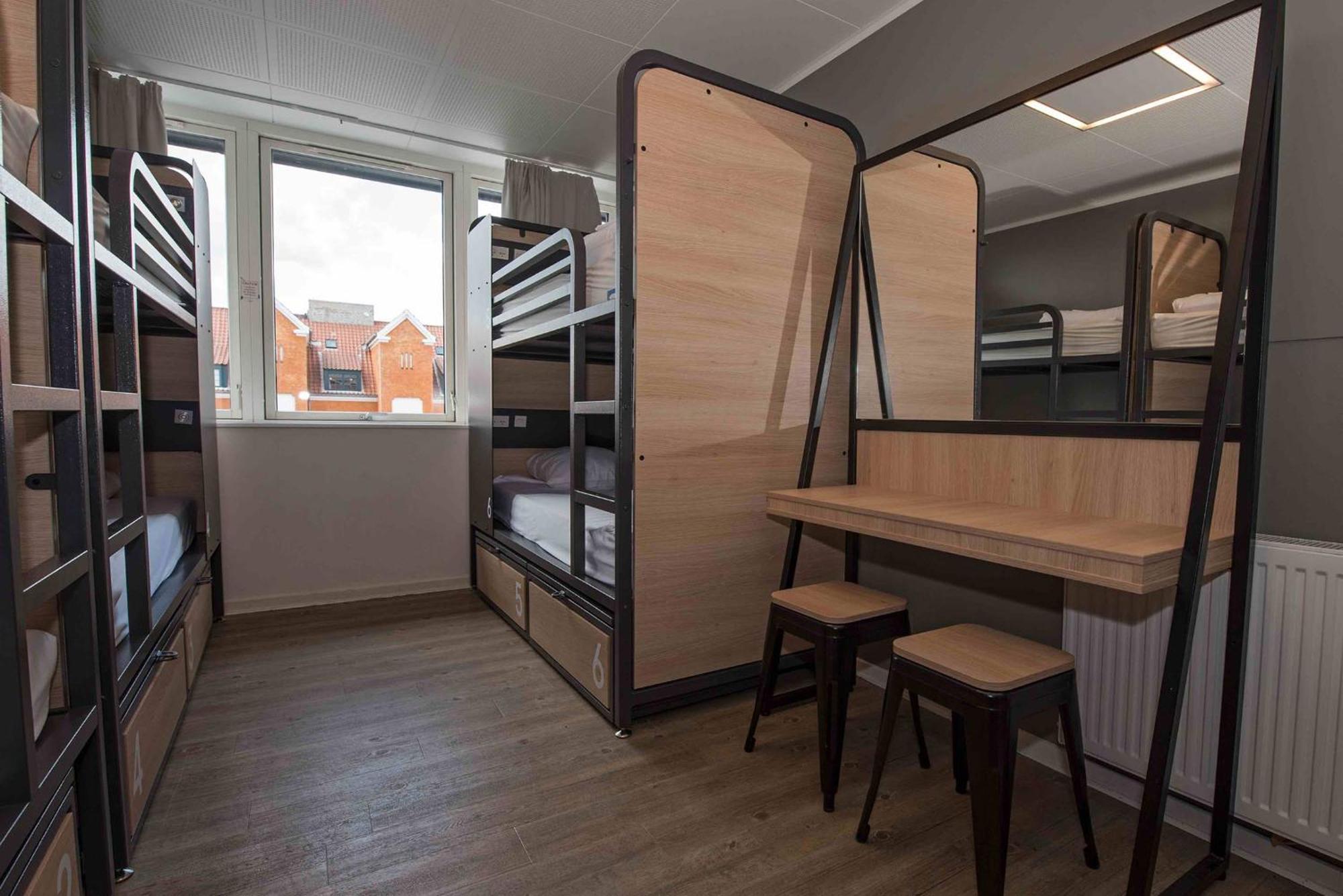 Bed 6-Bed Female Dormitory Room