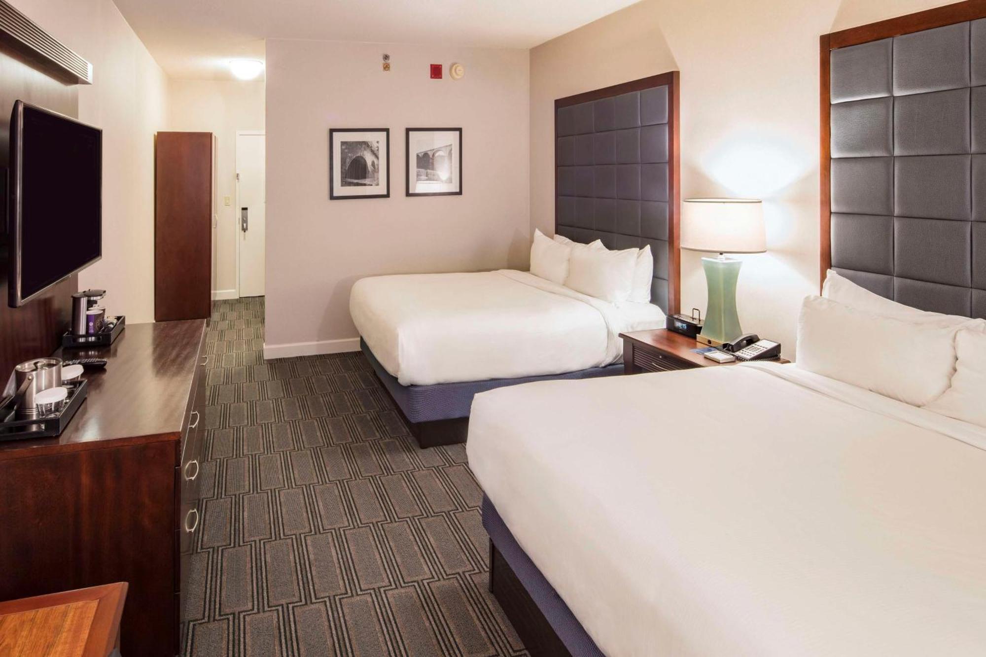 Deluxe Queen Room Two Queen Beds