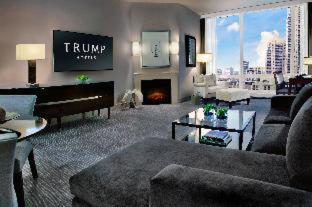 Deluxe King Suite with City View,1275612244:JPEG