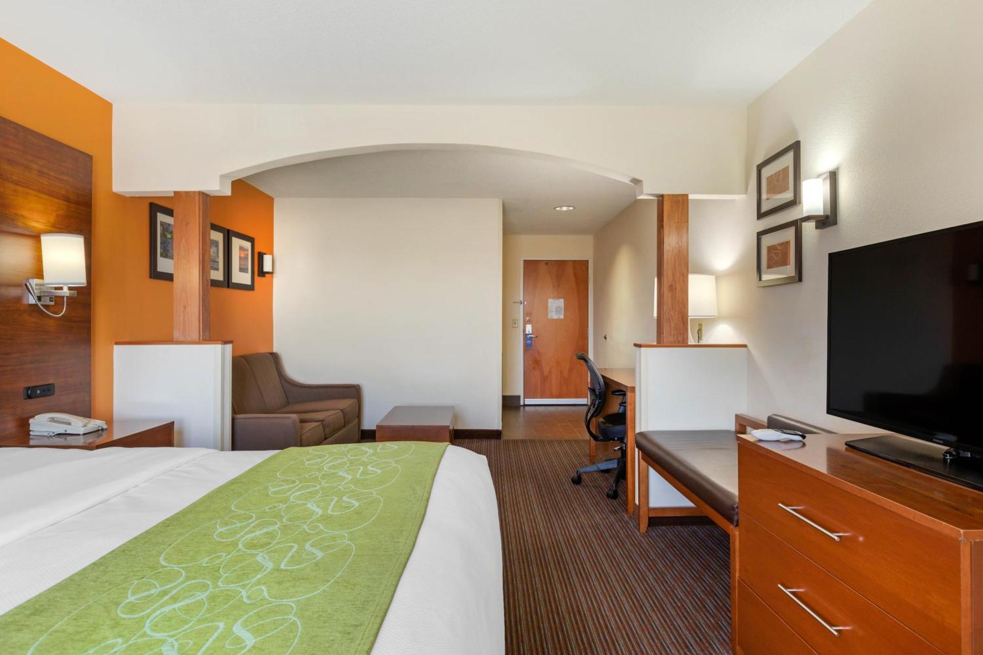 King Suite Non-Smoking