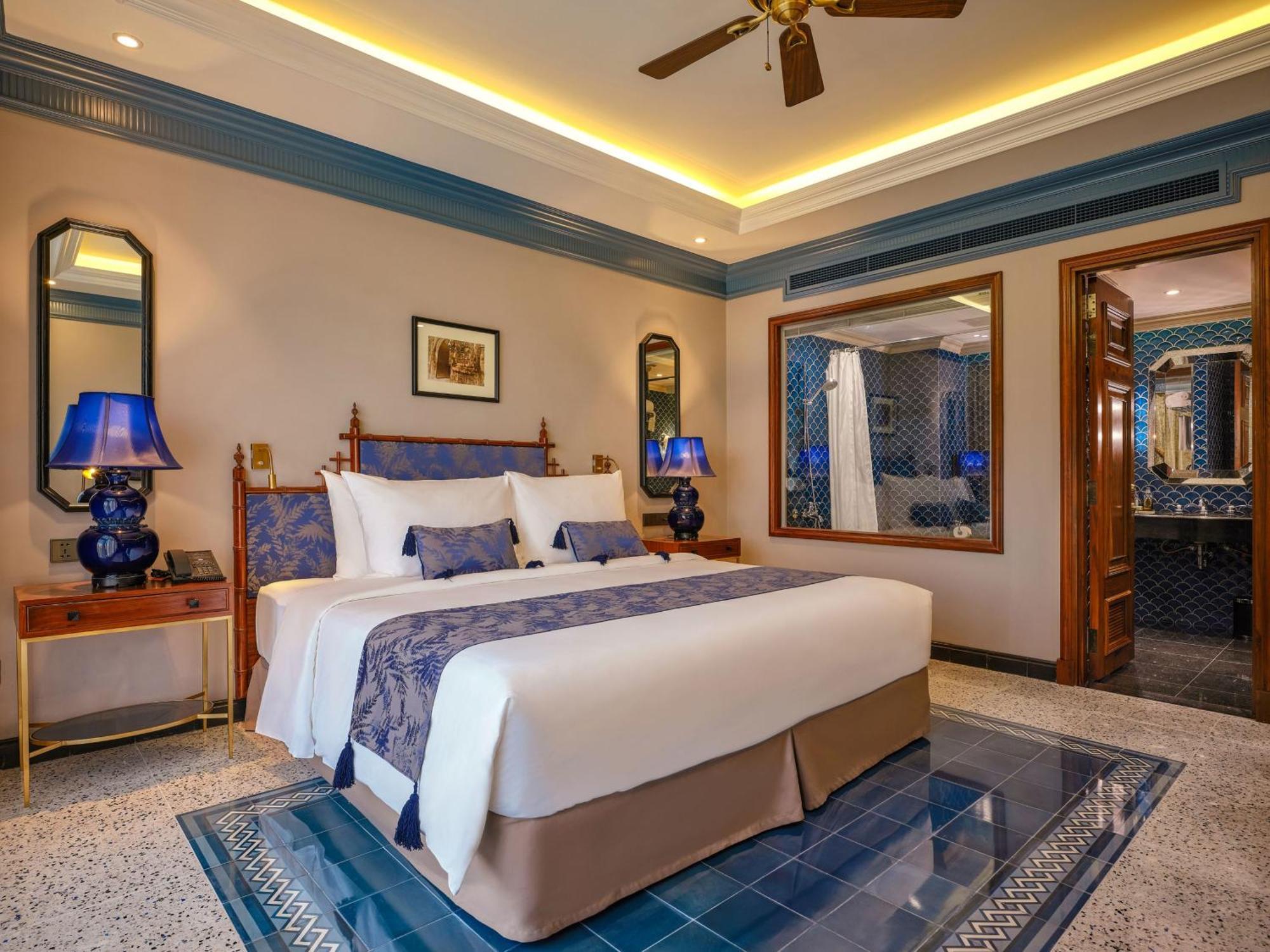 Junior Suite River View - Free Traditional Costume