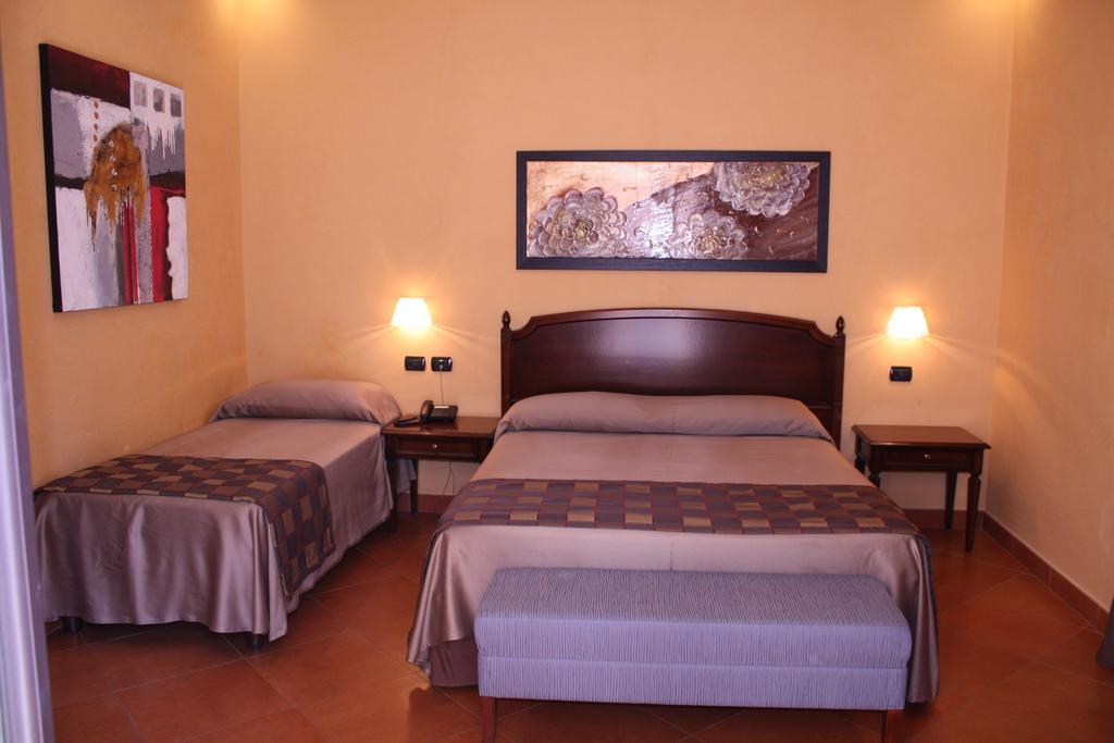 Classic Triple Room,127828230:JPEG