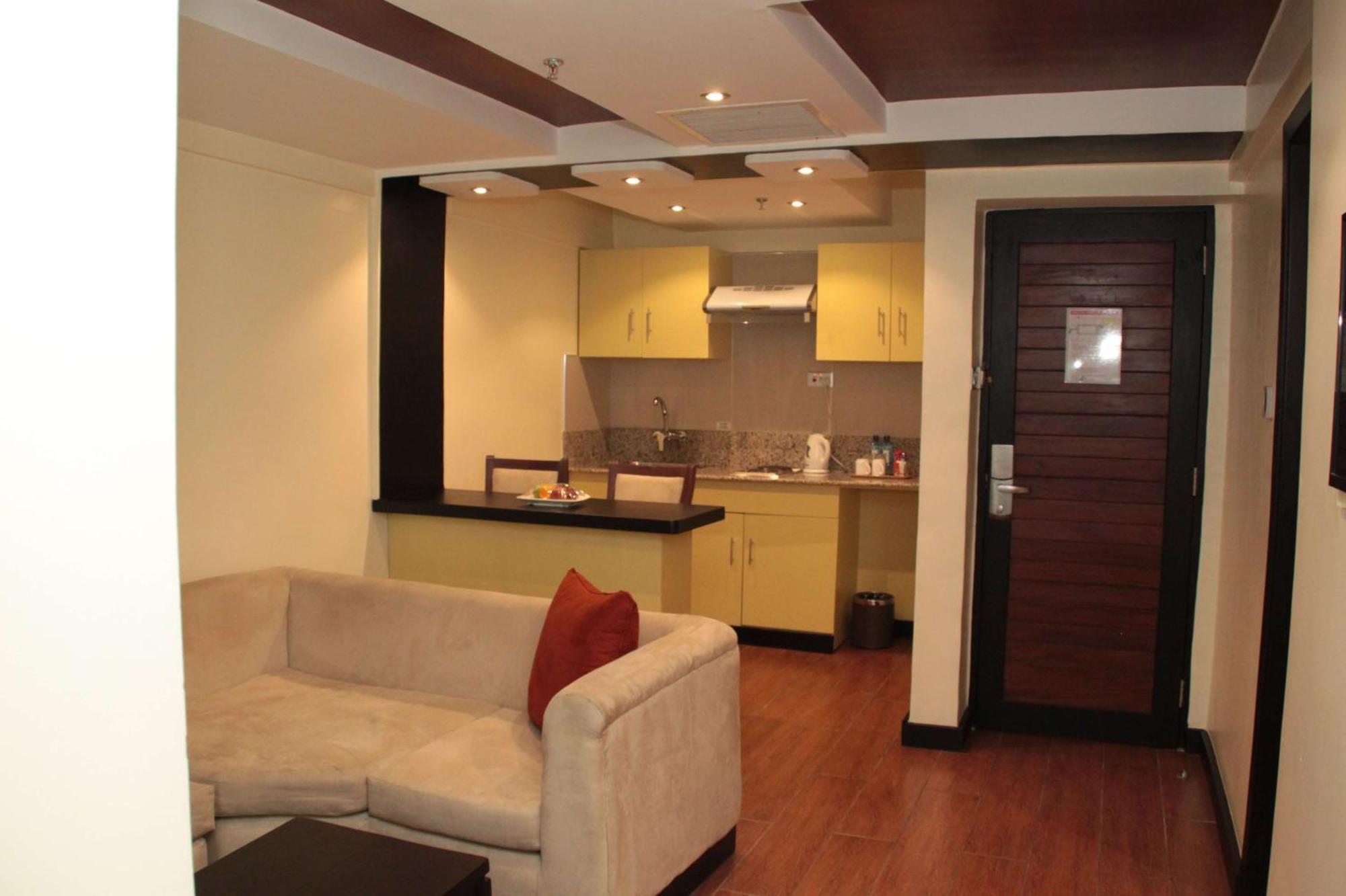 King Suite Kitchenette
