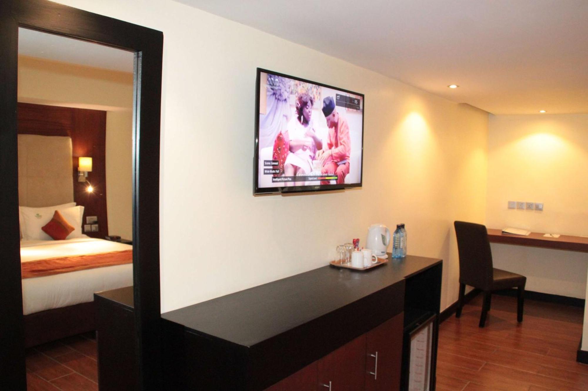 King Suite with Kitchenette,1213903393:JPEG