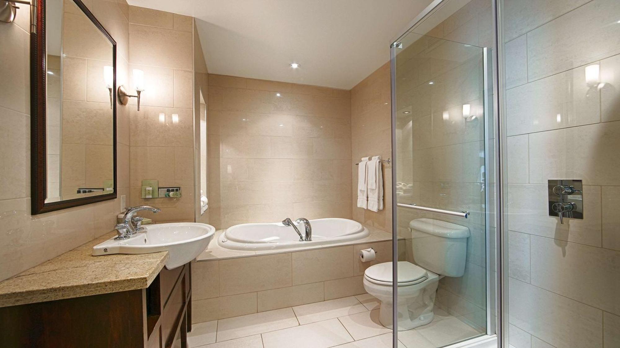 King Suite with Balcony and Whirlpool - Non-Smoking,1278435178:JPEG