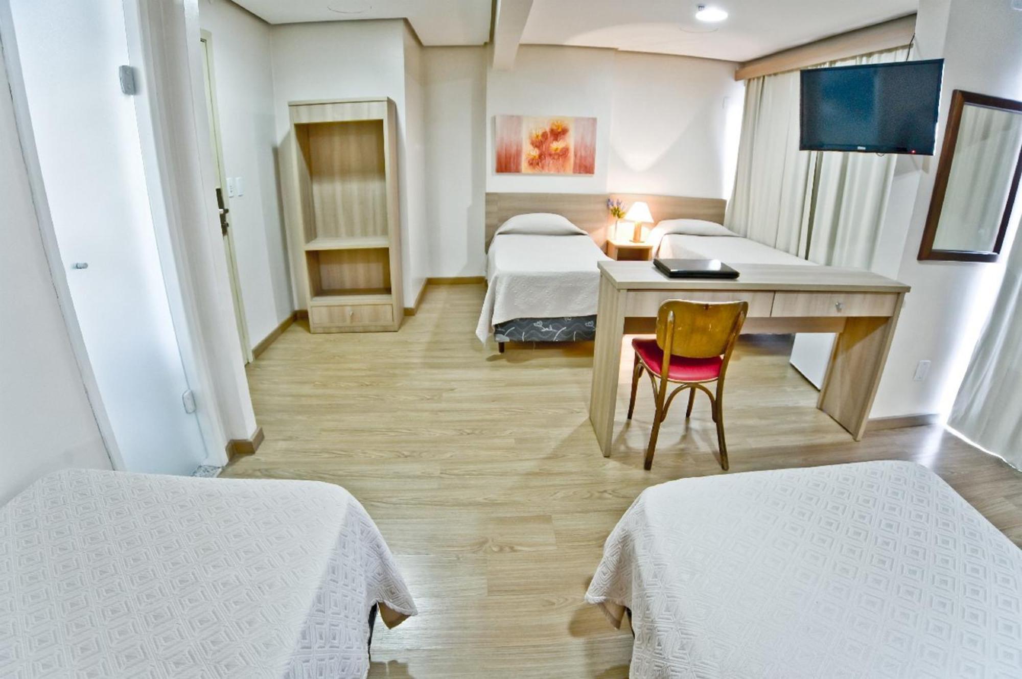 Quarto Quádruplo Standard