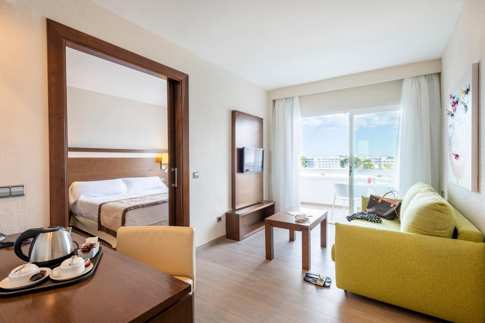 Suite (2 Adultes + 2 Enfants)