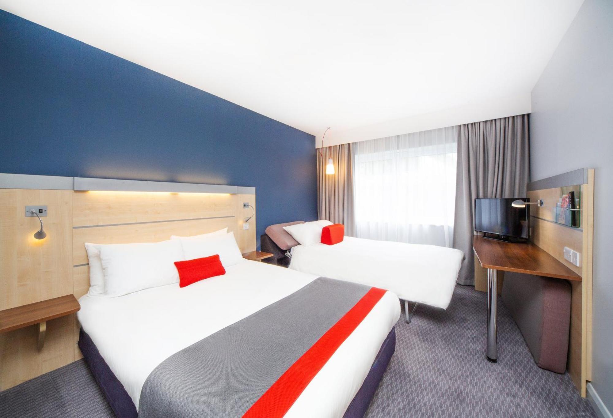 Standard Double Room with Sofa Bed and Free Hot Breakfast,1023221668:JPEG