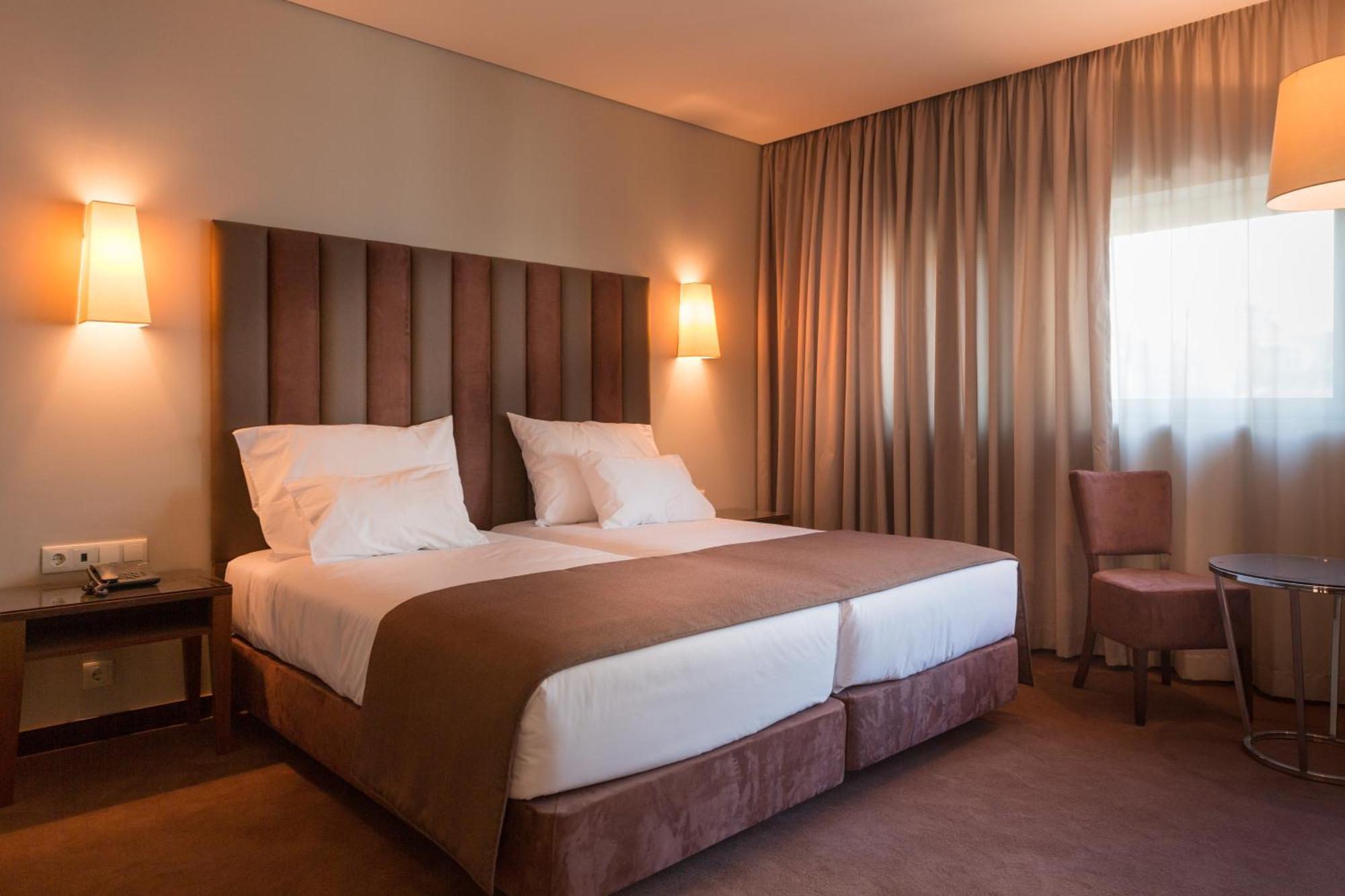 Standard Twin Room with Adult Extra Bed,1215931663:JPEG