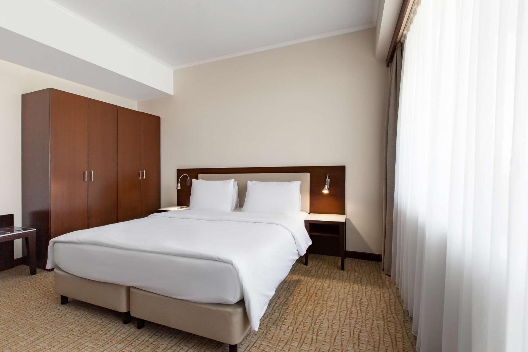 Junior Suite Balcony City View