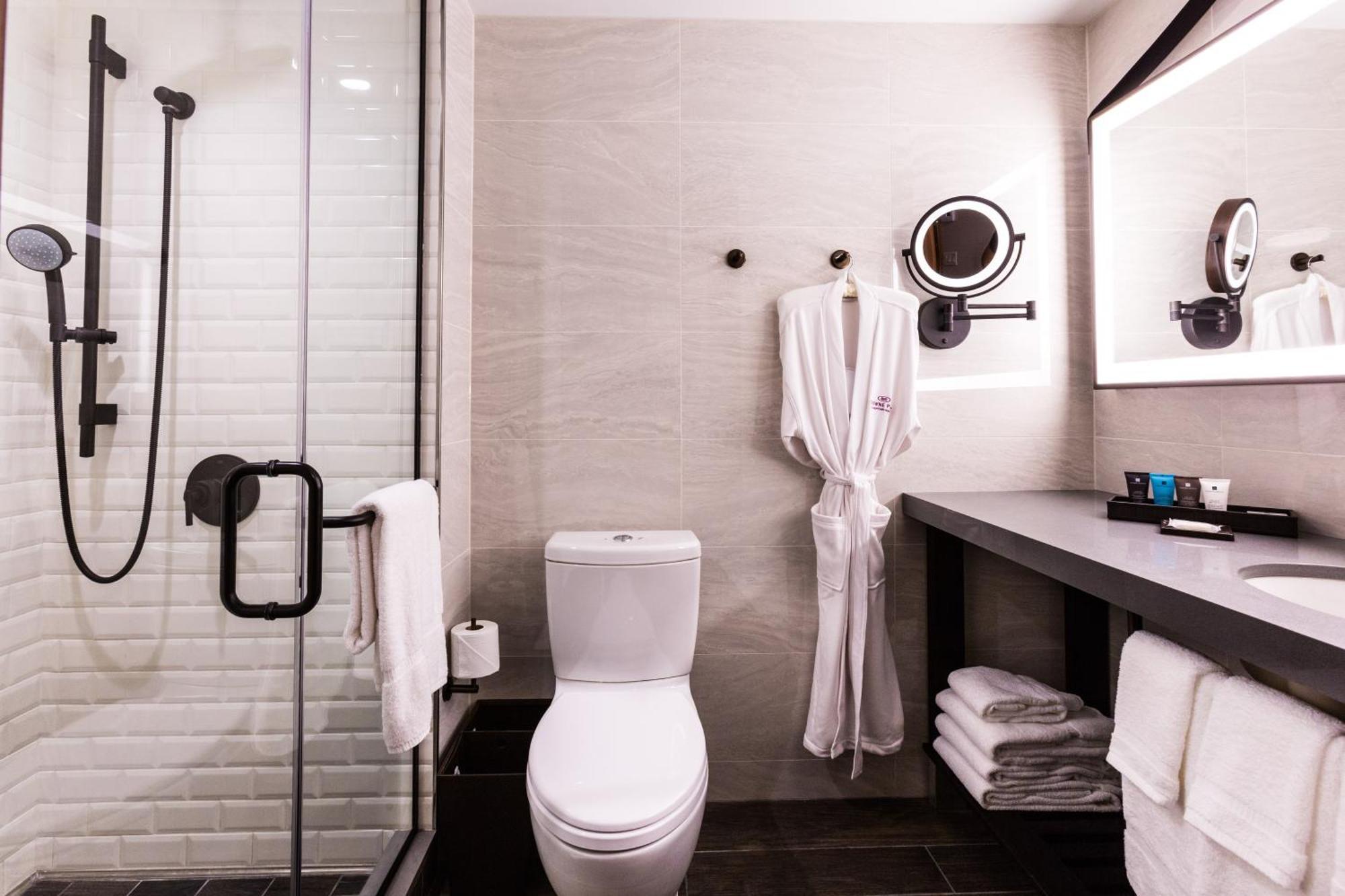One-Bedroom King Suite Roll Shower Mobility Access,1280116237:JPEG