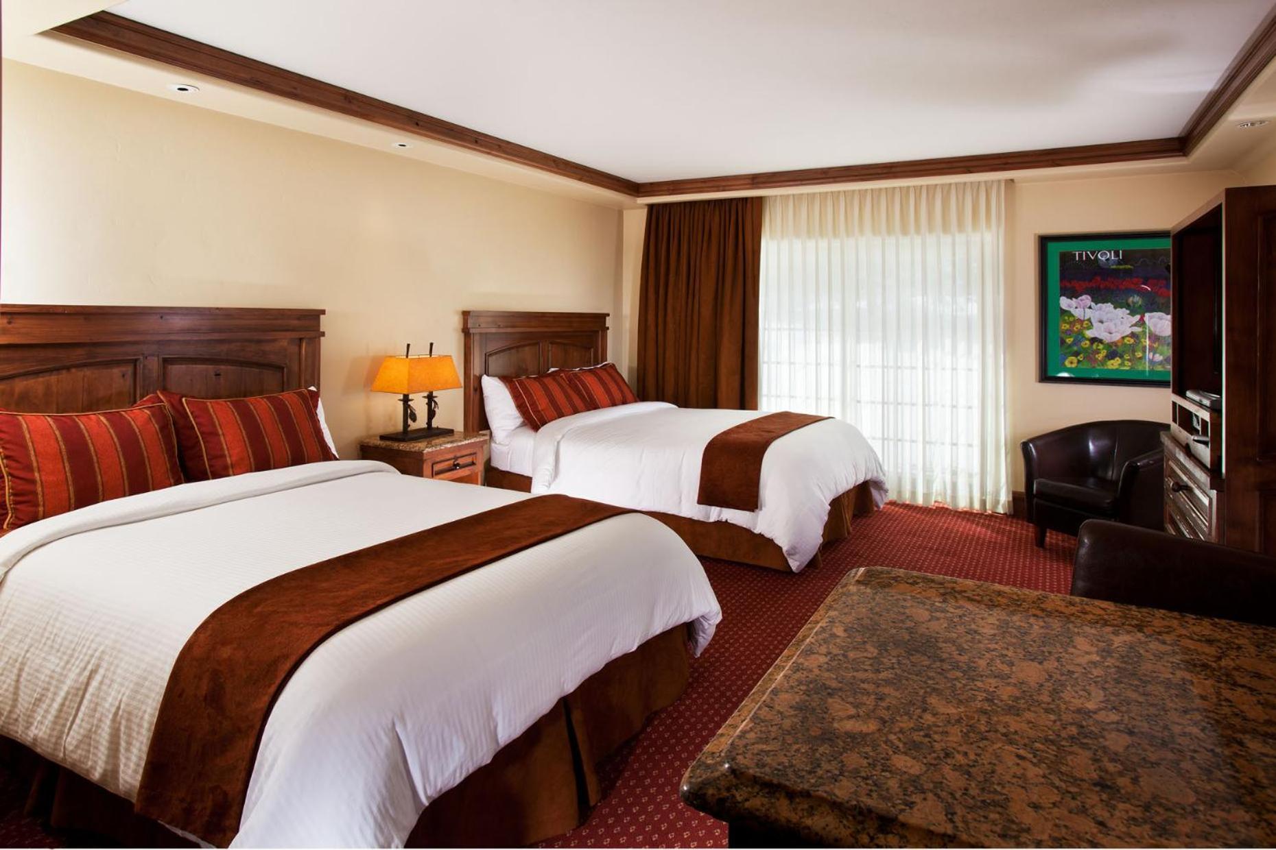 Standard Queen Twin Room
