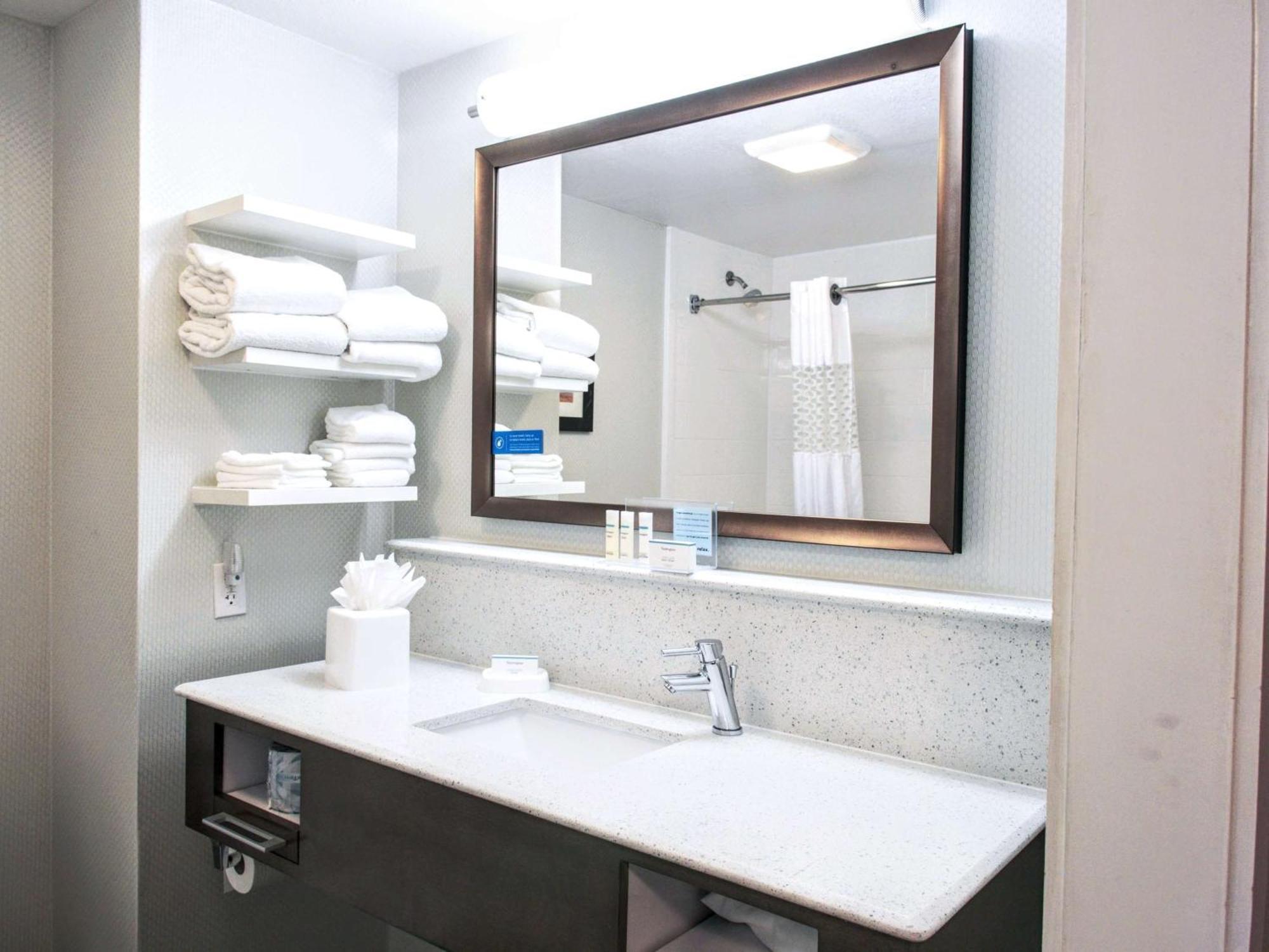 Room with Two Queen Beds - Non-Smoking,1281737626:JPEG