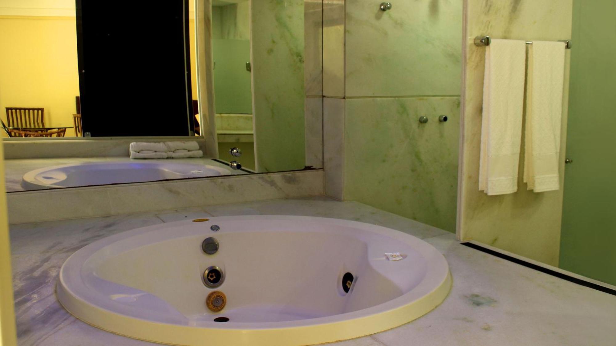 Suite Spa Bath