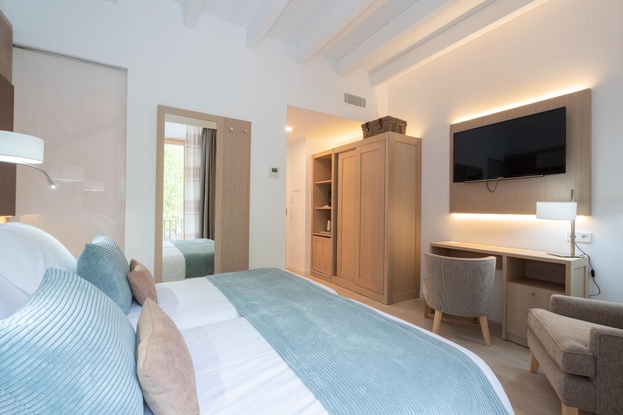 Superior Double or Twin Room City View