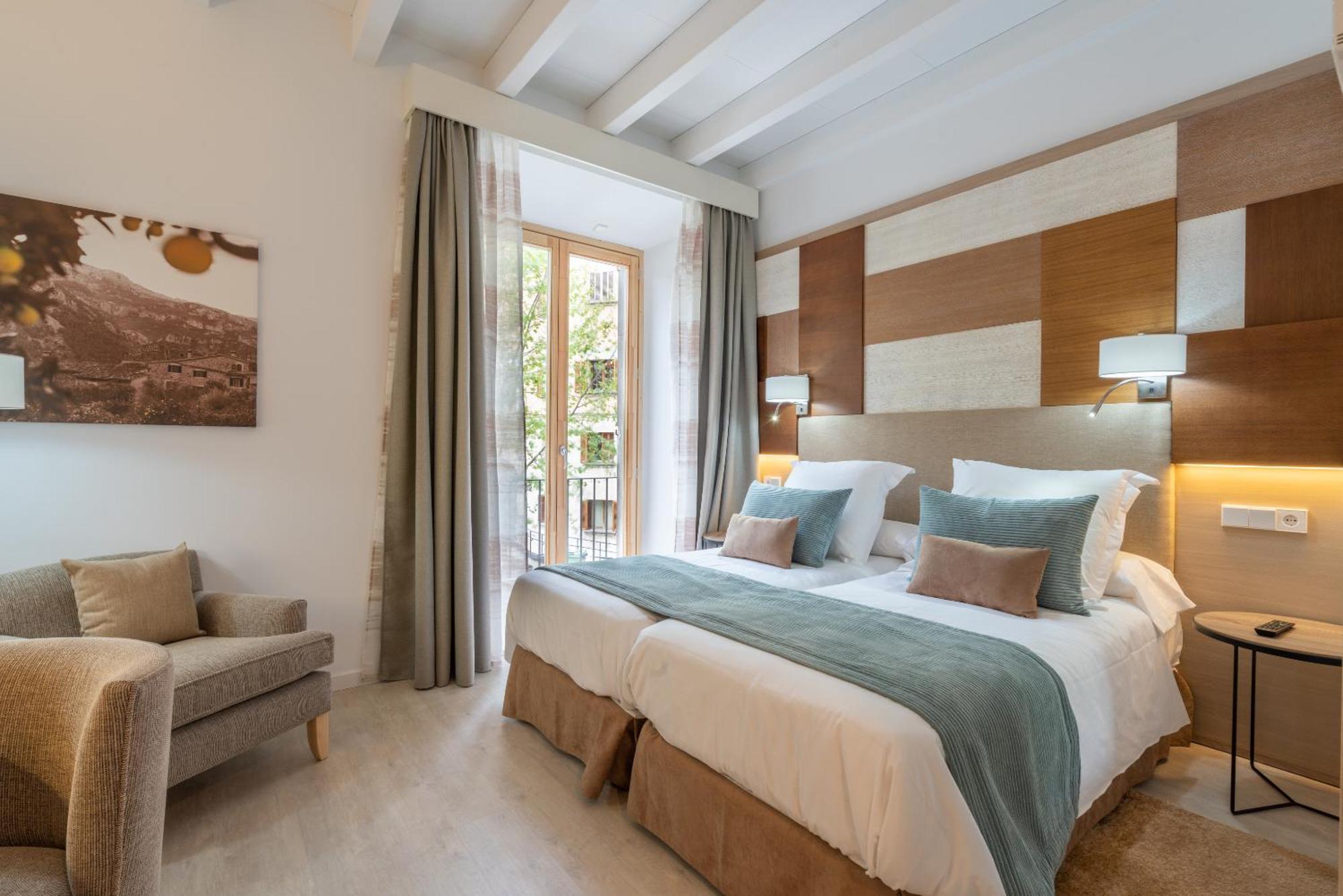 Superior Double or Twin Room City View