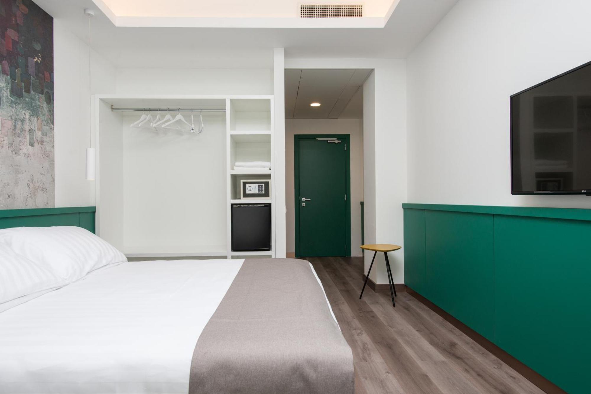 Standard Double or Twin Room an internal view the gallery