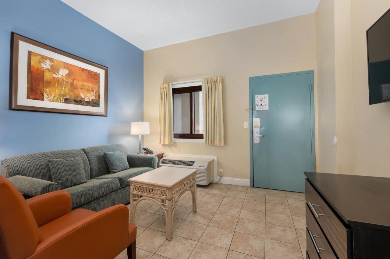 Queen Suite Two Queen Beds Street View No Pets Allowed