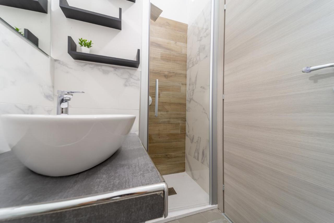 Double or Twin Room Bathroom