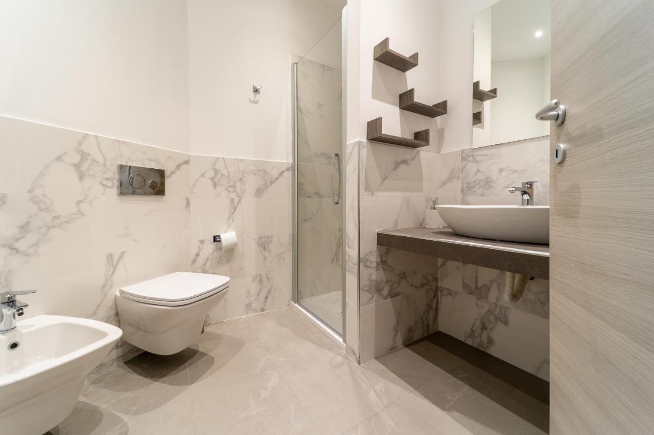 Double or Twin Room Bathroom