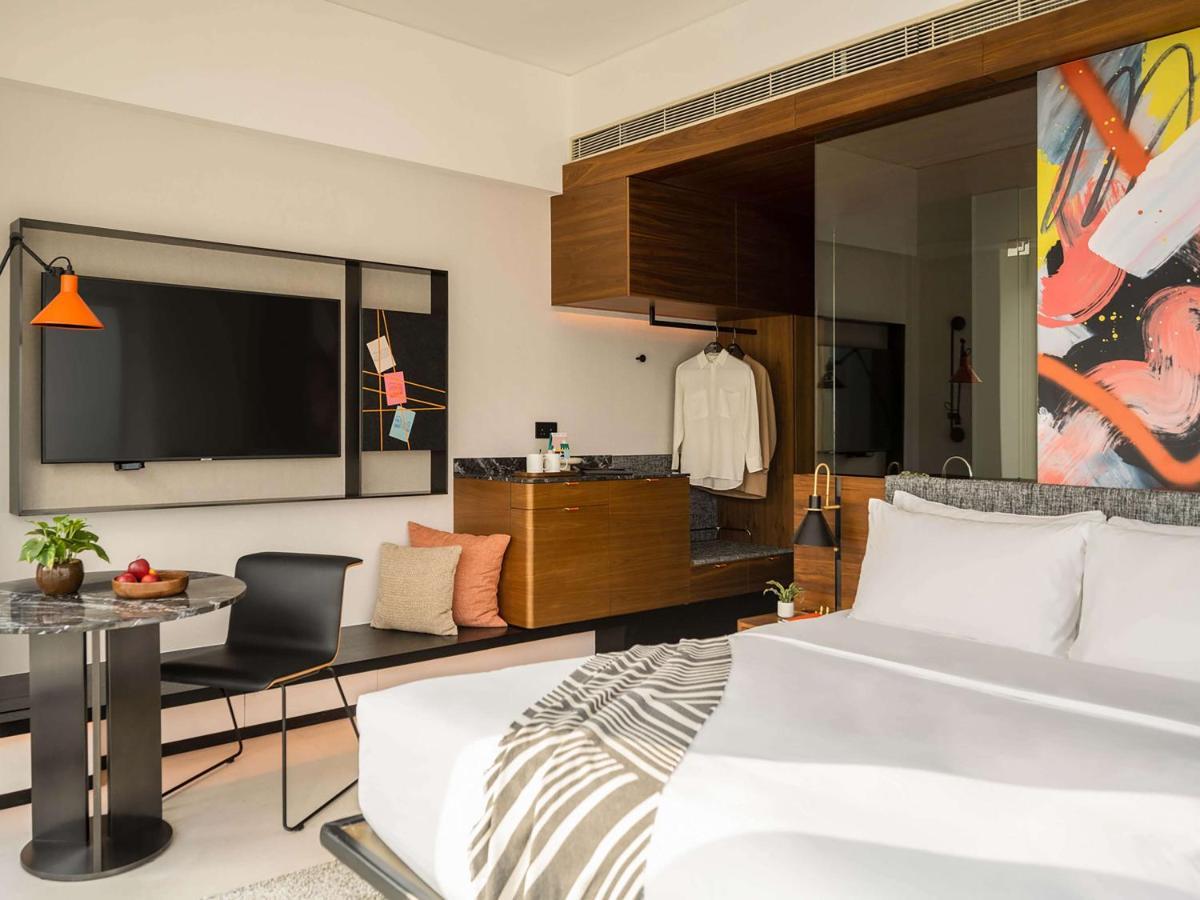 Urban Corner Queen Room