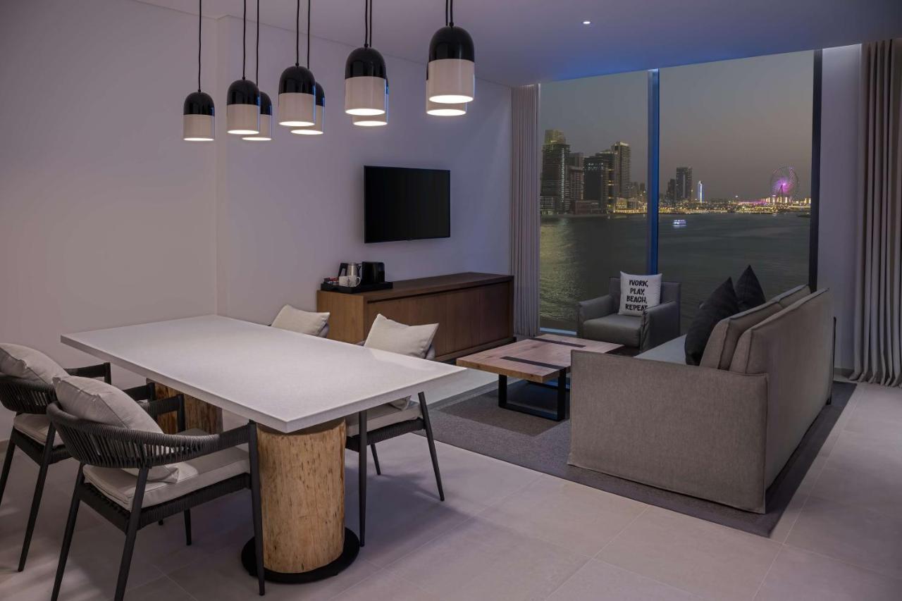 One-Bedroom Suite with Sea View