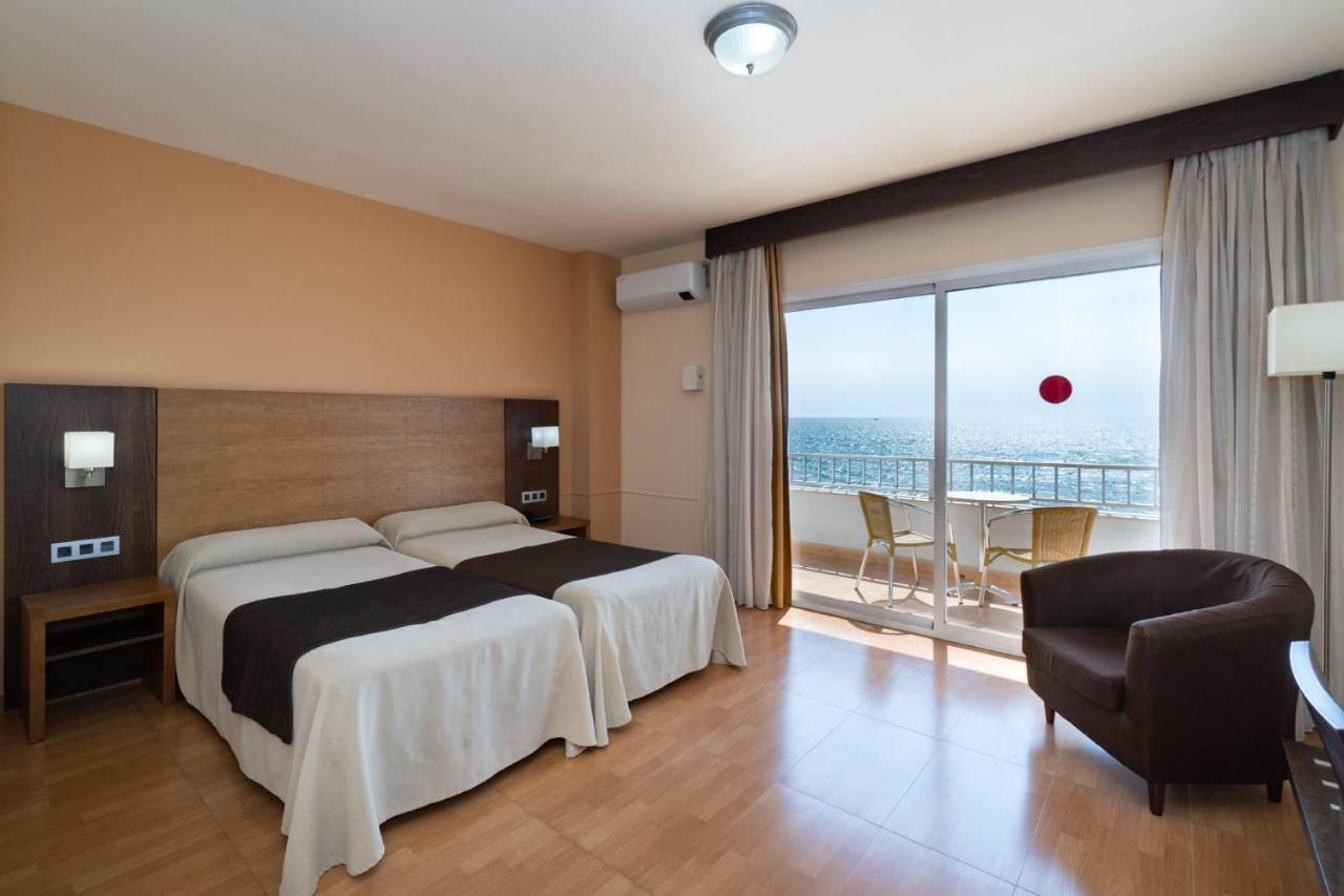 Double or Twin Room Sea View
