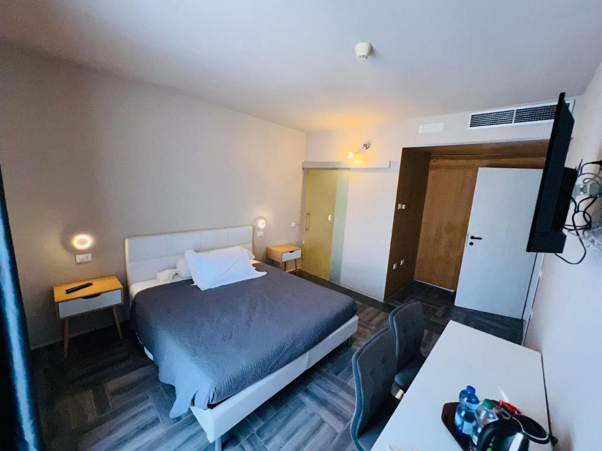 Deluxe Double Room,1307612020:JPEG