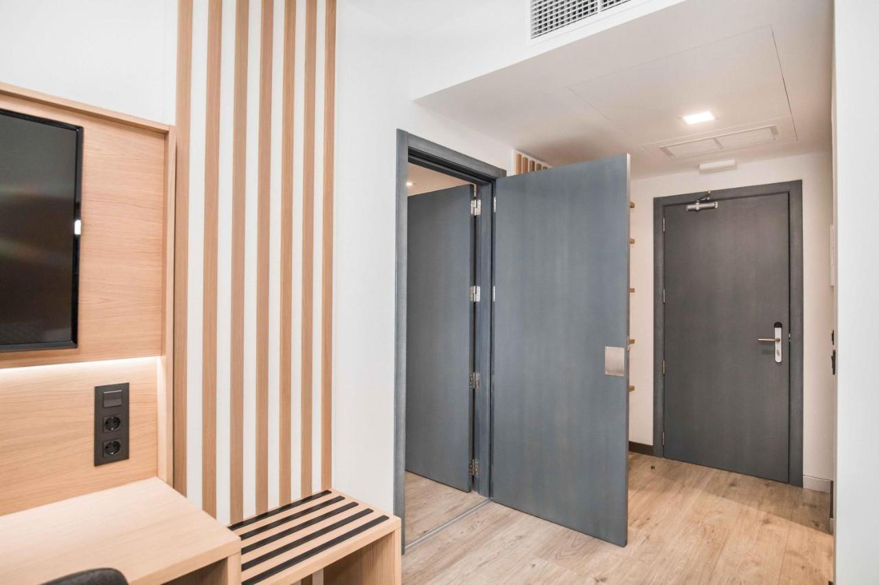 interconnected rooms
