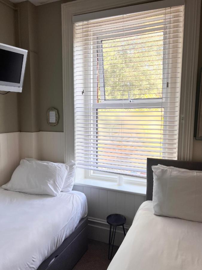 Twin Room Bathroom