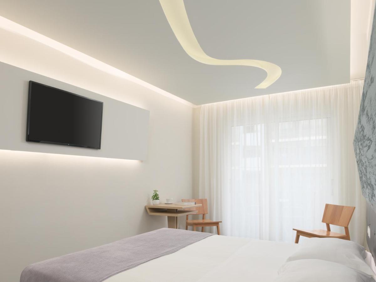 Essential Room